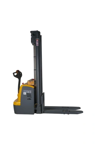 Штабелер самоходный 1,5 т 5,6 м XILIN CDDR15-III 24/200 В/Ач (сопровождаемый) по ценам производителя в Уфе с доставкой по всей России