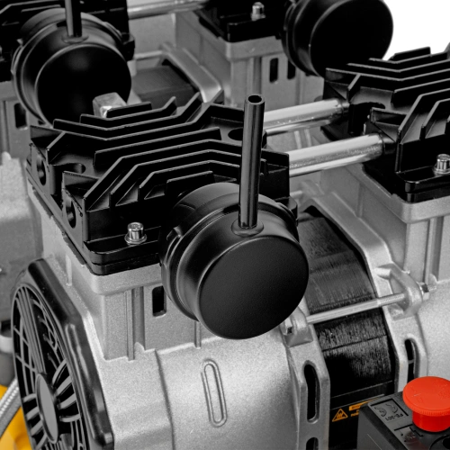 Компрессор безмасляный, малошумный DLS 3300/100, 3300 Вт,3x1100, 100 л, 570 л/мин ,блок управления Denzel по ценам производителя в Уфе с доставкой по всей России