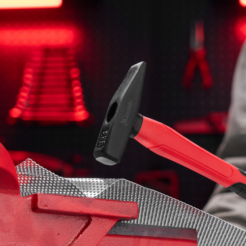 Молоток слесарный optimal, 200 г, фибергласовая обрезиненная рукоятка, квадратный боек Matrix по ценам производителя в Уфе с доставкой по всей России