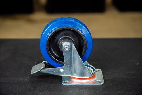 Колесо поворотное резина SRCLb 55 125 мм с тормозом (F) по ценам производителя в Уфе с доставкой по всей России