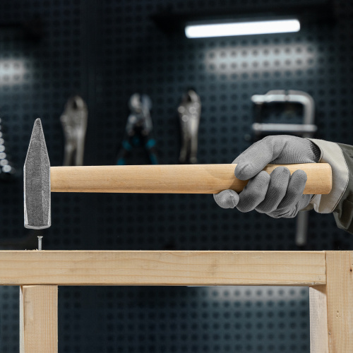 Молоток слесарный, 600 г, квадратный боек, деревянная рукоятка по ценам производителя в Уфе с доставкой по всей России