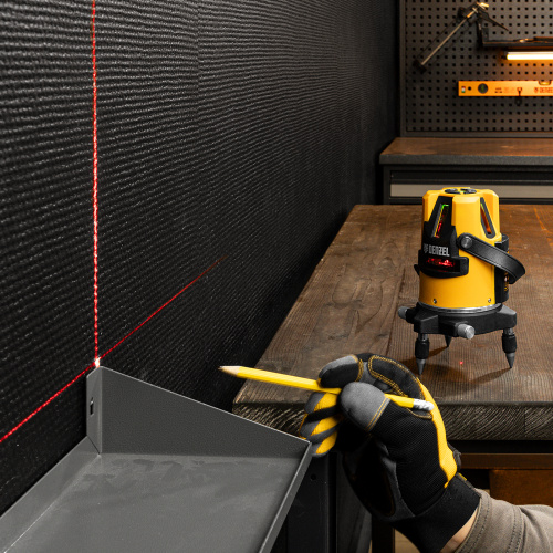 Лазерный уровень LX3, 10 м, ± 0,3 мм/1 м, 635 нм, 4 вертикальных, 1 горизонтальная плоскости, резьба 5/8" Denzel по ценам производителя в Уфе с доставкой по всей России