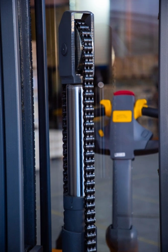 Штабелер самоходный 1,5 т 5,6 м XILIN CDDK15-III 24/200 В/Ач (с платформой) по ценам производителя в Уфе с доставкой по всей России