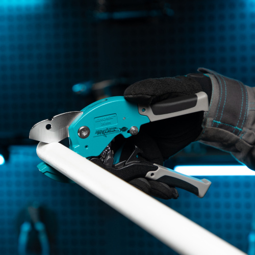 Ножницы для резки изделий из ПВХ, D до 36 мм, двухкомпонентные рукоятки, рабочий стол для плоских изделий Gross по ценам производителя в Уфе с доставкой по всей России