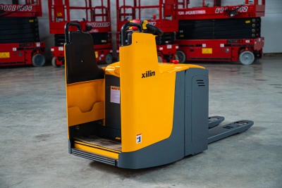 Тележка электрическая 2000 кг 1150 мм XILIN CBD20L с закрытой платформой 24/280 В/Ач по ценам производителя в Уфе с доставкой по всей России