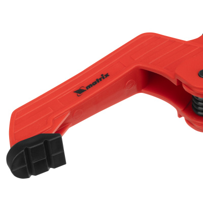 Струбцина клещеобразная 4, усиленная, пластиковый корпус, двухкомпонентные рукоятки, 100 мм Matrix по ценам производителя в Уфе с доставкой по всей России