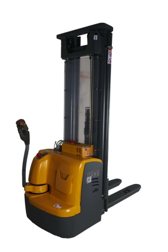 Штабелер самоходный 1,5 т 5,6 м XILIN CDDR15-III 24/200 В/Ач (сопровождаемый) по ценам производителя в Уфе с доставкой по всей России