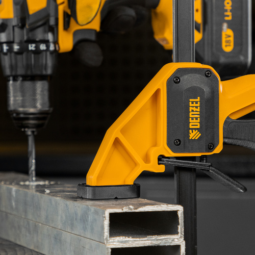 Струбцина F-образная, быстрозажимная, 600 х 80 мм, усиленный нейлоновый корпус Denzel по ценам производителя в Уфе с доставкой по всей России