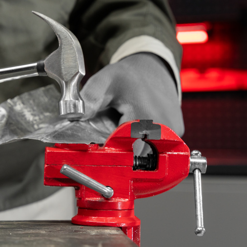 Тиски слесарные, 50 мм, настольные, поворотные, c наковальней MTX по ценам производителя в Уфе с доставкой по всей России