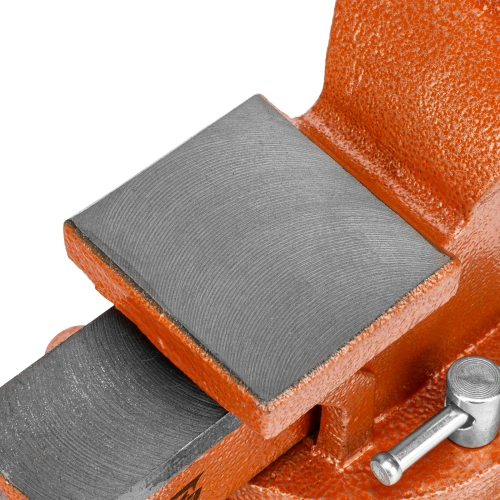 Тиски слесарные, 125 мм, поворотные, с наковальней Sparta по ценам производителя в Уфе с доставкой по всей России