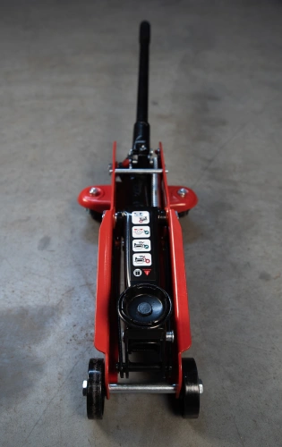 Домкрат подкатной TOR 2,0 т 135-330MM LT-FJ820012 по ценам производителя в Уфе с доставкой по всей России