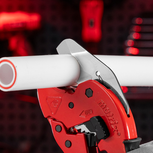 Ножницы для резки изделий из ПВХ, D до 42 мм, обрезиненная опорная рукоятка, порошковое покрытие рукояток Matrix по ценам производителя в Уфе с доставкой по всей России