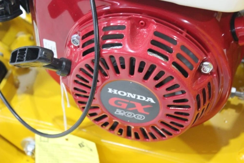 Виброплита 95 кг, 20кН (Honda) бак, коврик, колесный комплект TOR T-90 по ценам производителя в Уфе с доставкой по всей России