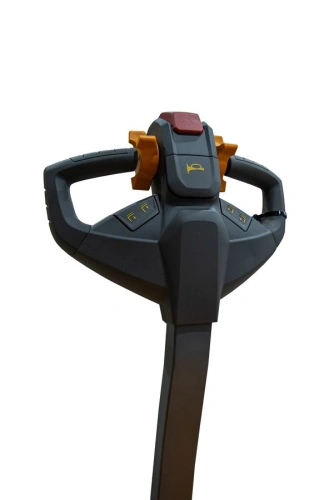 Штабелер самоходный 1,0 т 3,0 м XILIN CPD10W с наклоном мачты и противовесом 24/105 В/Ач по ценам производителя в Уфе с доставкой по всей России