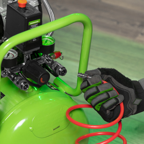 Компрессор безмаслянный малошумный МБ 2000/50, 2000 Вт, 50л, 300 л/мин Сибртех по ценам производителя в Уфе с доставкой по всей России