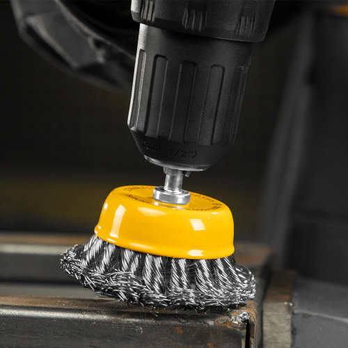 Щетка для дрели, 65 мм, Чашка, со шпилькой, нержавеющая крученая проволока Denzel по ценам производителя в Уфе с доставкой по всей России