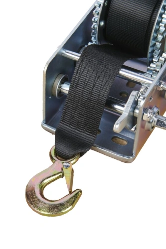 Лебедка ручная барабанная с лентой  1т 20 м оцинкованная TOR LHW по ценам производителя в Уфе с доставкой по всей России